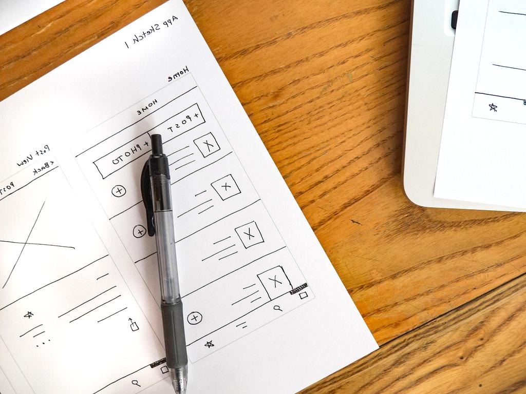 Smart app organizer screen on mobile device
