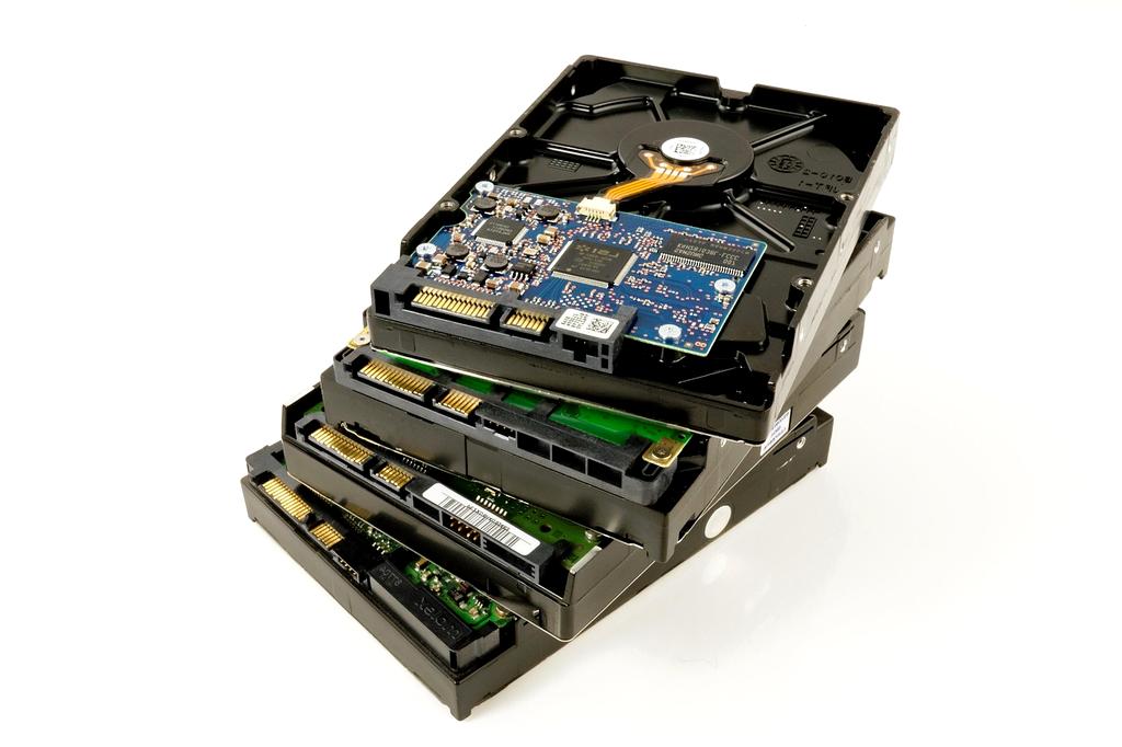 Holographic data visualization showing quantum storage compression patterns